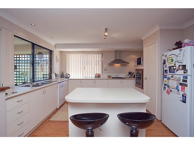 60 Clydebank Crescent, Kinross WA 6028