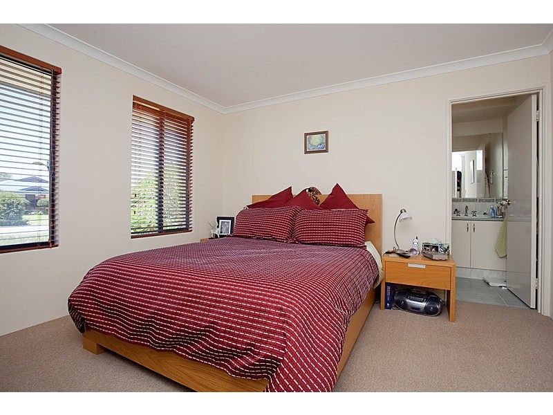 60 Clydebank Crescent, Kinross WA 6028