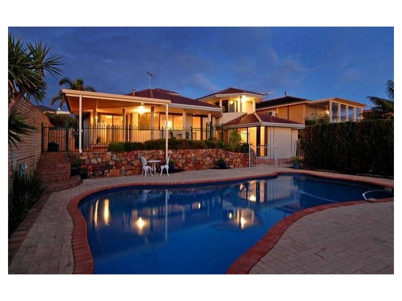 27 Fleetwing Hts, Ocean Reef WA 6027