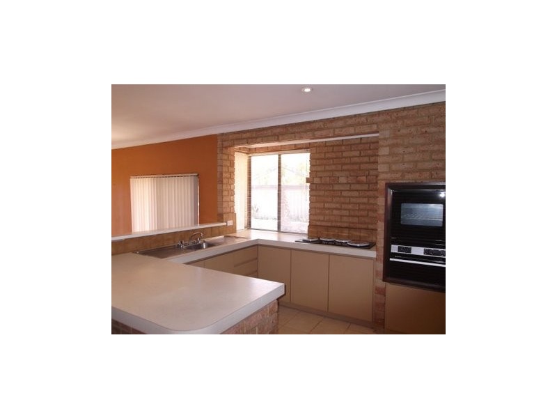 1 Sanford Ct, Heathridge WA 6027