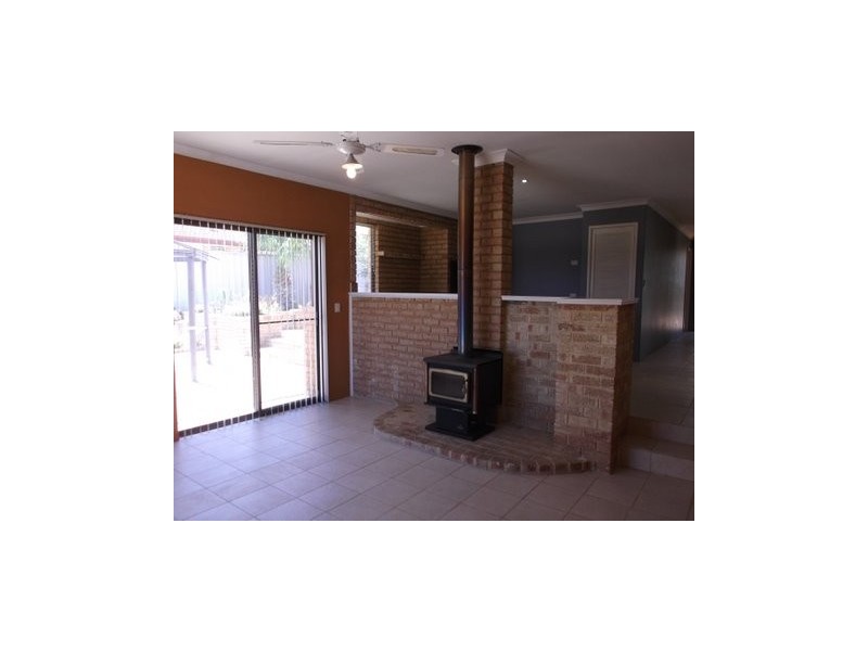 1 Sanford Ct, Heathridge WA 6027