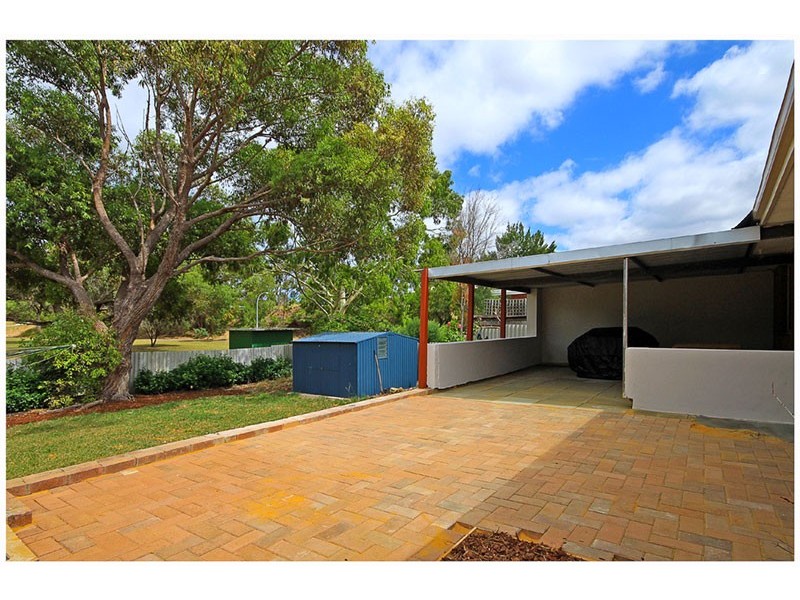 278 Camberwarra Dr, Craigie WA 6025
