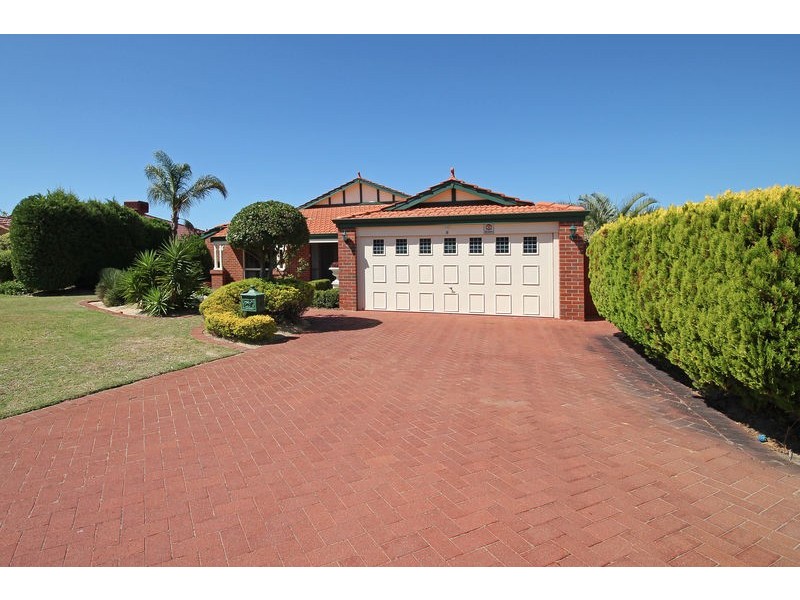 8 Dunblane Court, Kinross WA 6028