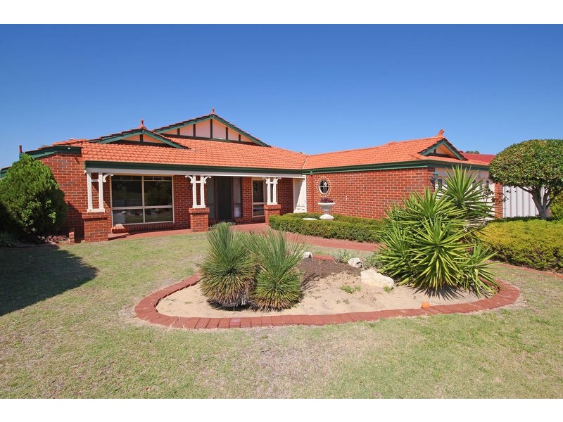 8 Dunblane Court, Kinross WA 6028