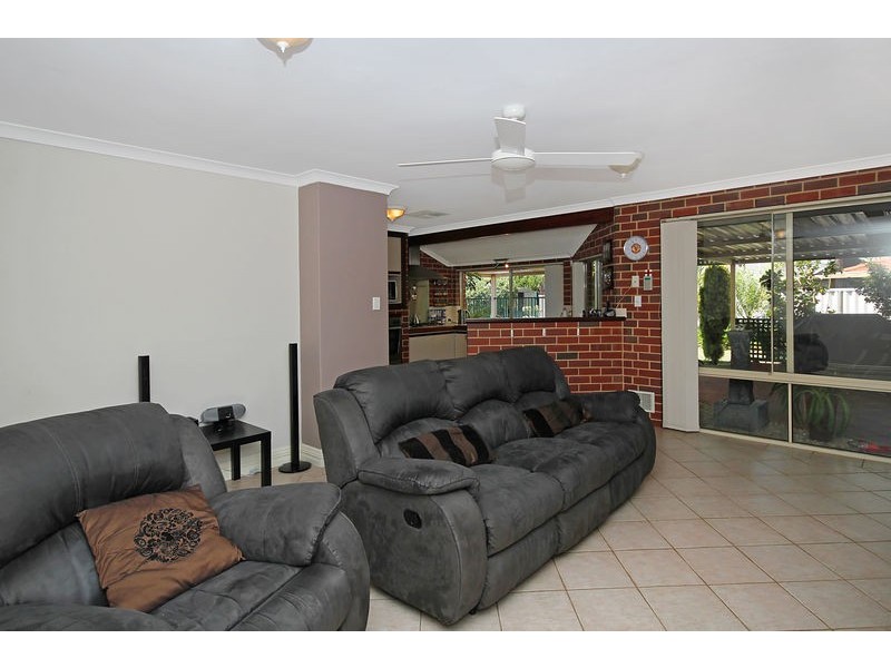 8 Dunblane Court, Kinross WA 6028