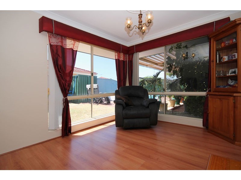 8 Dunblane Court, Kinross WA 6028