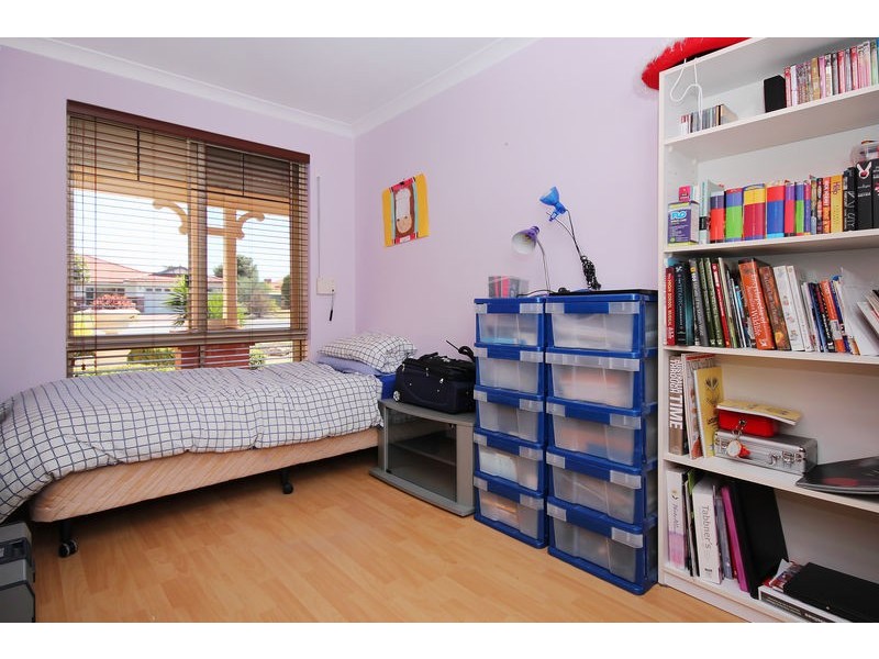 8 Dunblane Court, Kinross WA 6028