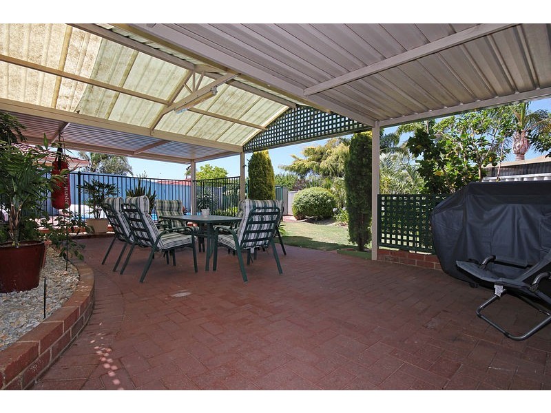 8 Dunblane Court, Kinross WA 6028