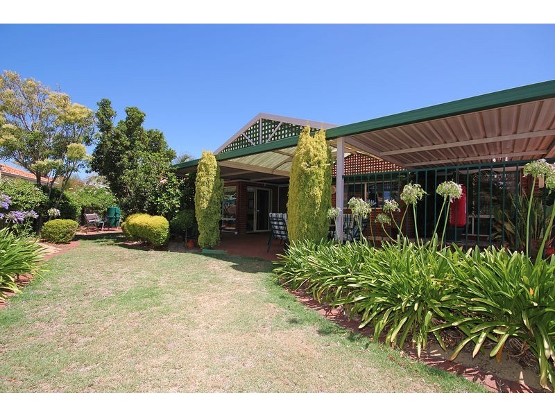 8 Dunblane Court, Kinross WA 6028