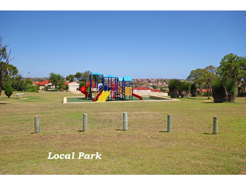 8 Dunblane Court, Kinross WA 6028