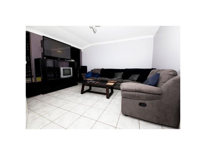 5 Ohio  Pl, Marangaroo WA 6064