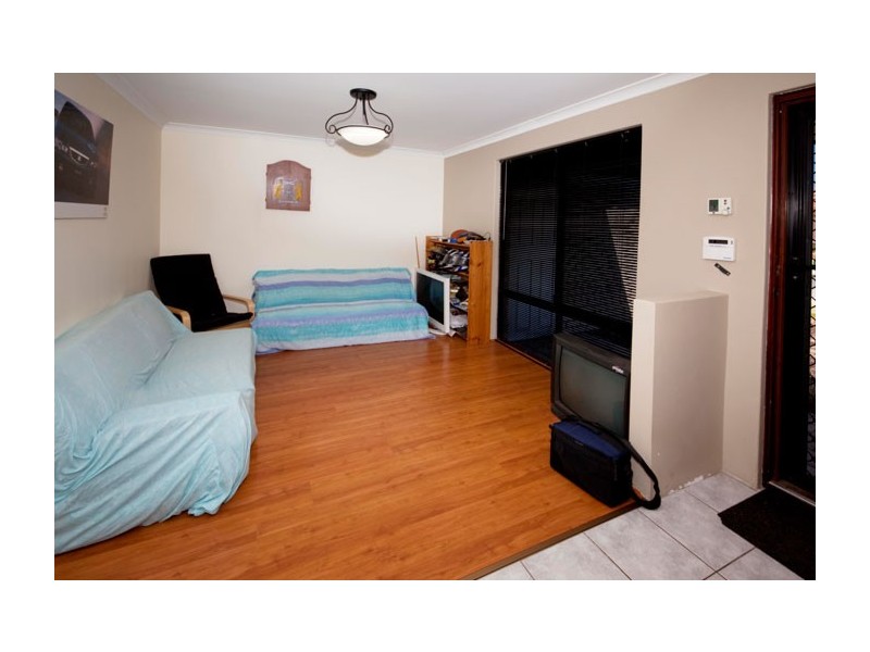 5 Ohio  Pl, Marangaroo WA 6064