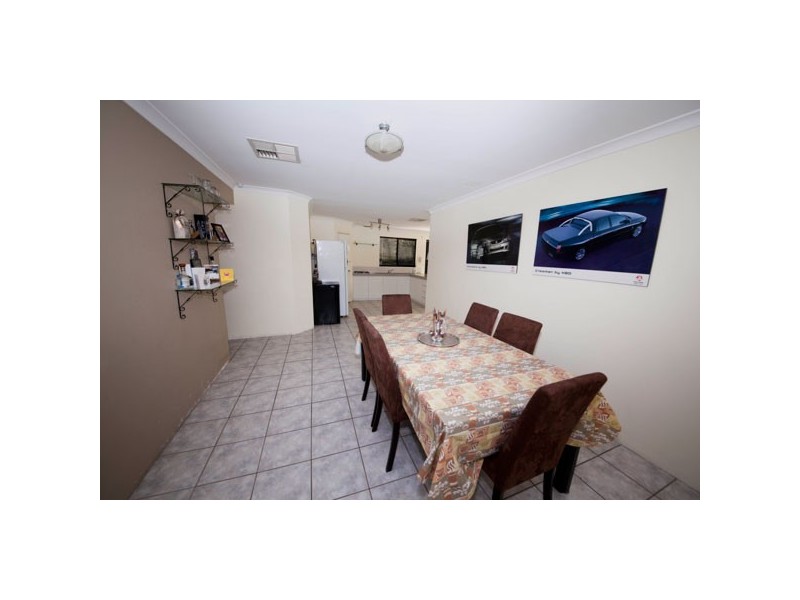 5 Ohio  Pl, Marangaroo WA 6064