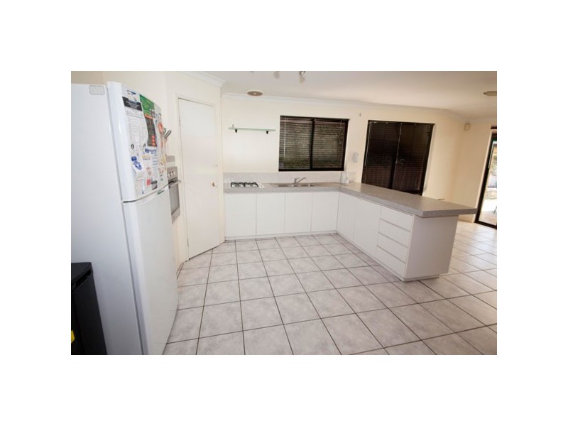 5 Ohio  Pl, Marangaroo WA 6064