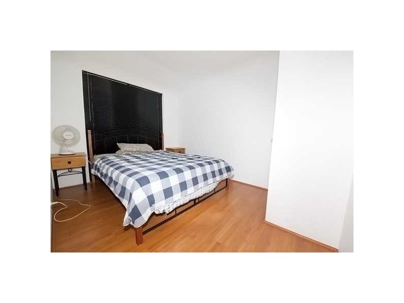 5 Ohio  Pl, Marangaroo WA 6064