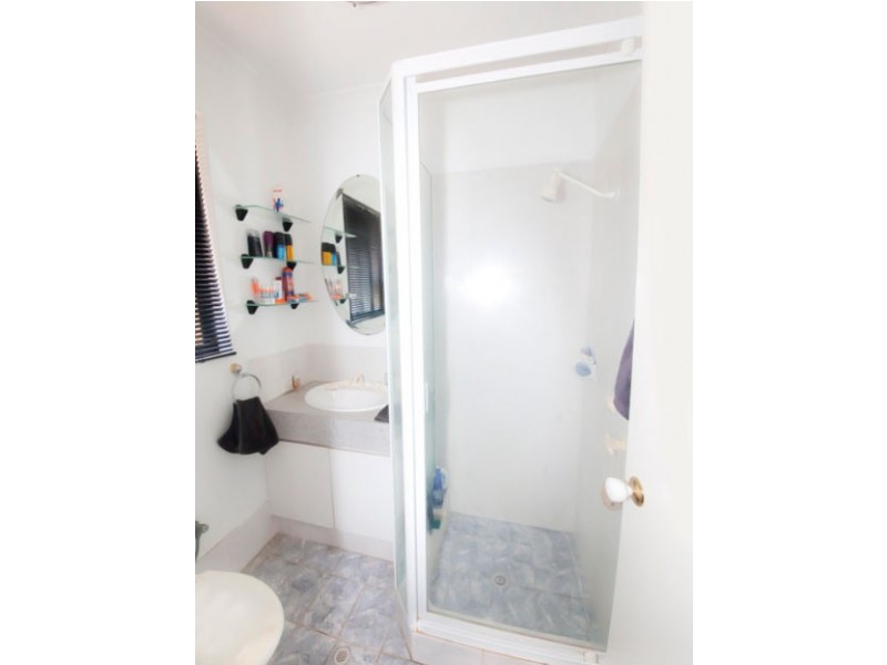 5 Ohio  Pl, Marangaroo WA 6064