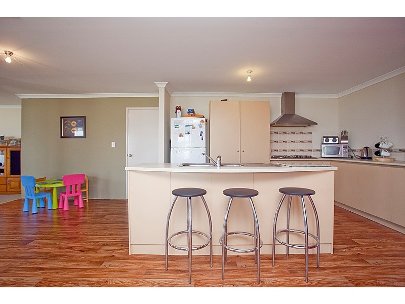 9 Charnley Link, Wanneroo WA 6065