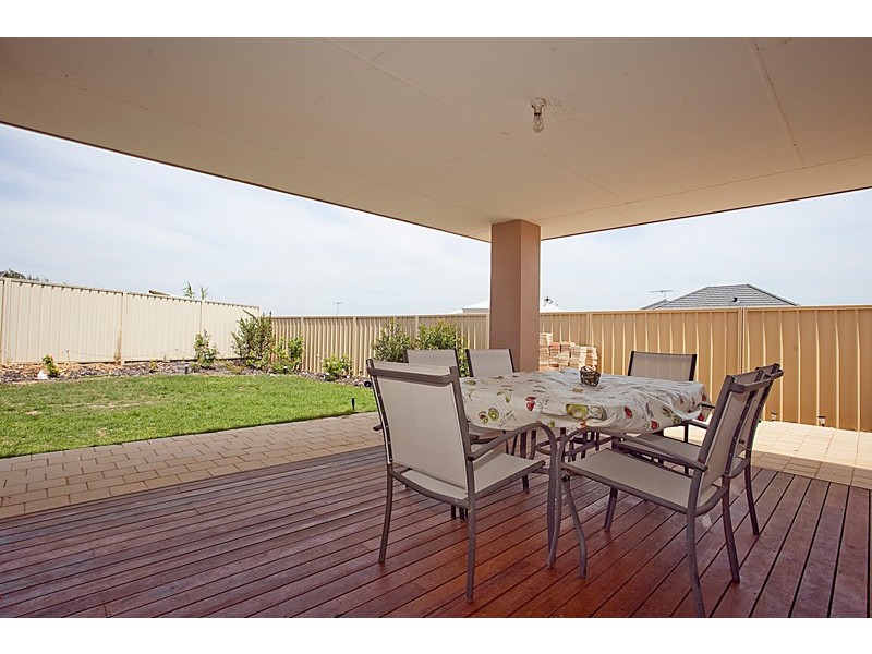 9 Charnley Link, Wanneroo WA 6065