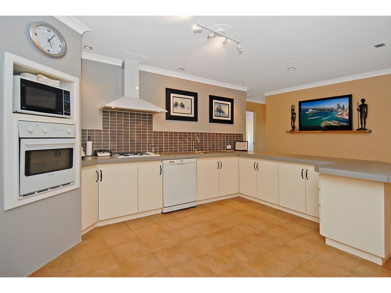 11 Soverel Close, Heathridge WA 6027