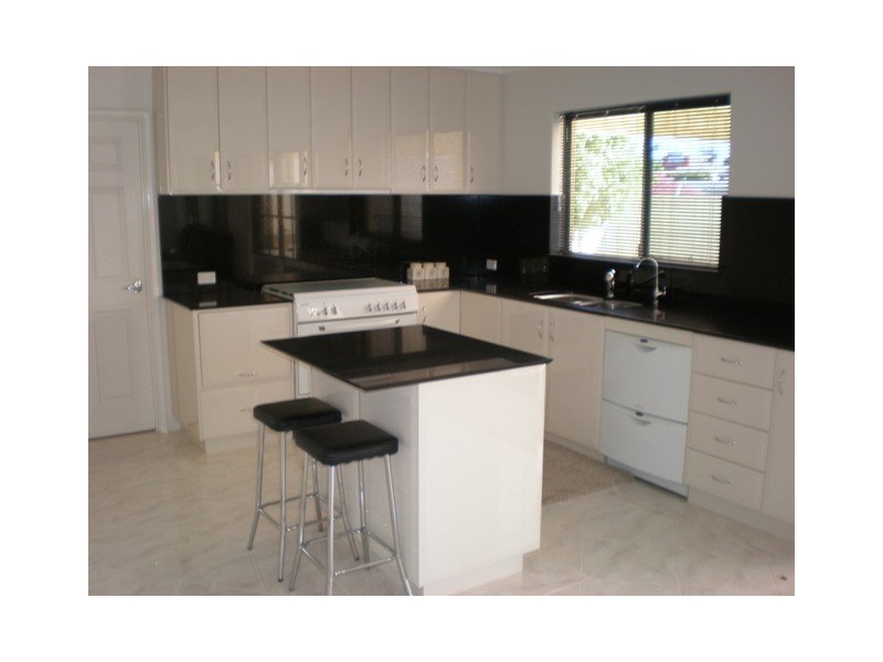 10 Gilbank Cres, Kinross WA 6028