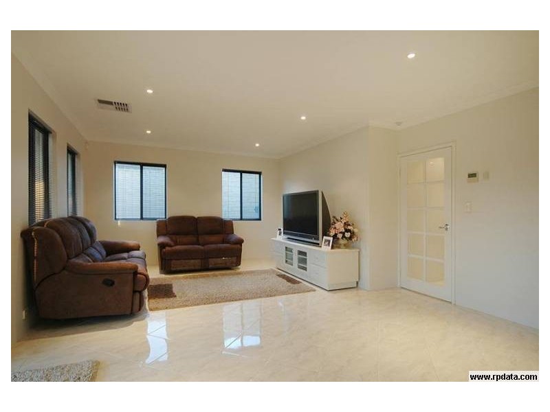 10 Gilbank Cres, Kinross WA 6028