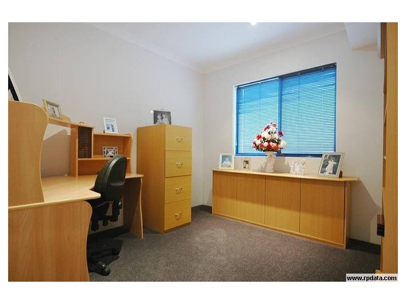 10 Gilbank Cres, Kinross WA 6028