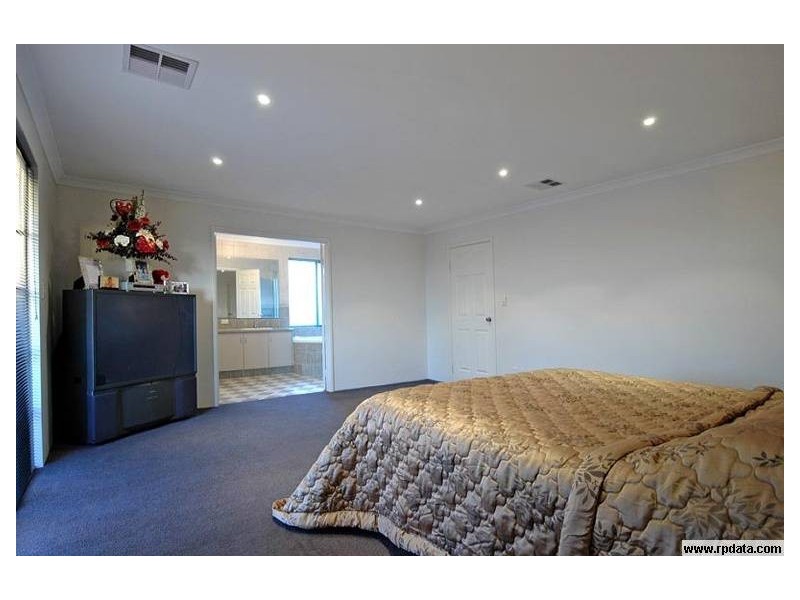 10 Gilbank Cres, Kinross WA 6028