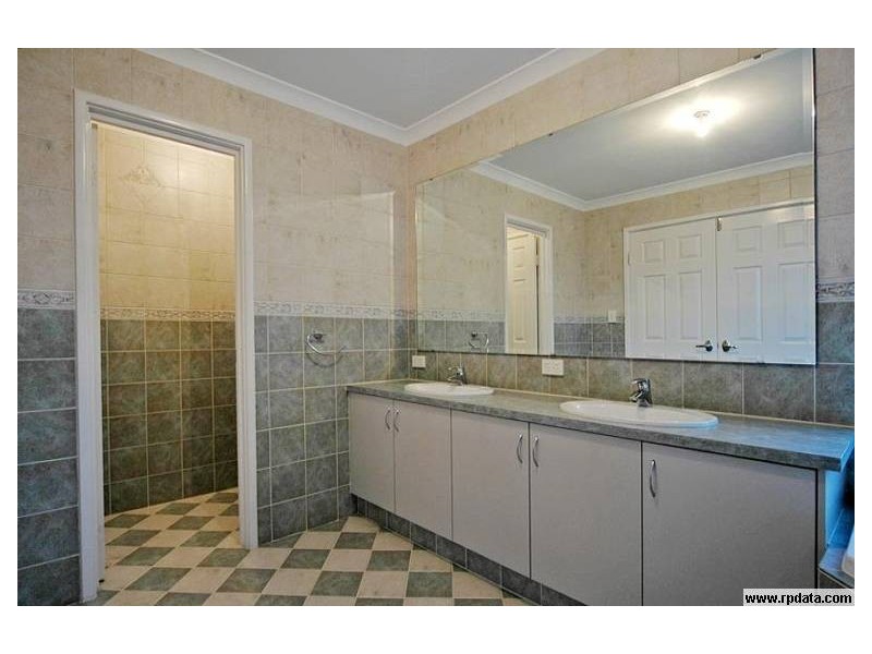 10 Gilbank Cres, Kinross WA 6028