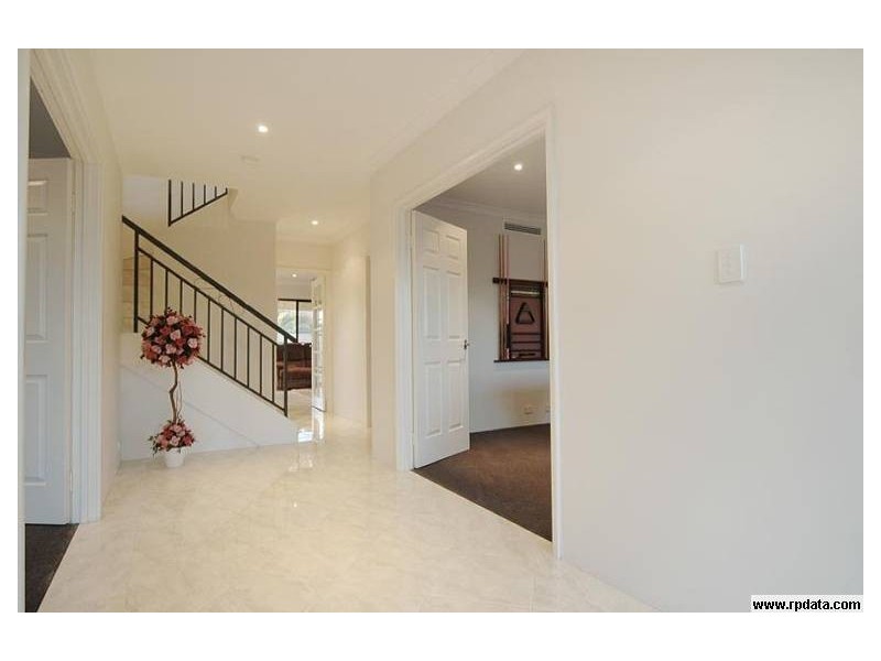 10 Gilbank Cres, Kinross WA 6028