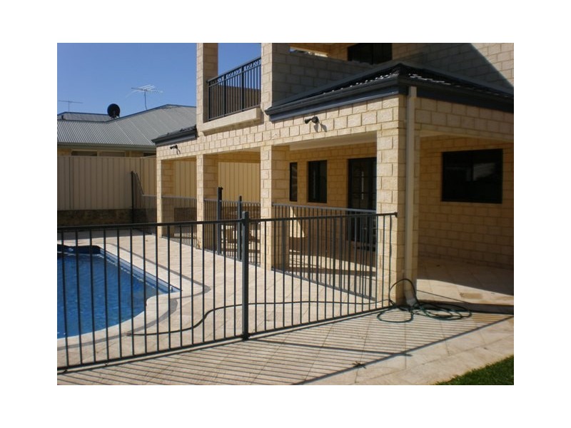 10 Gilbank Cres, Kinross WA 6028