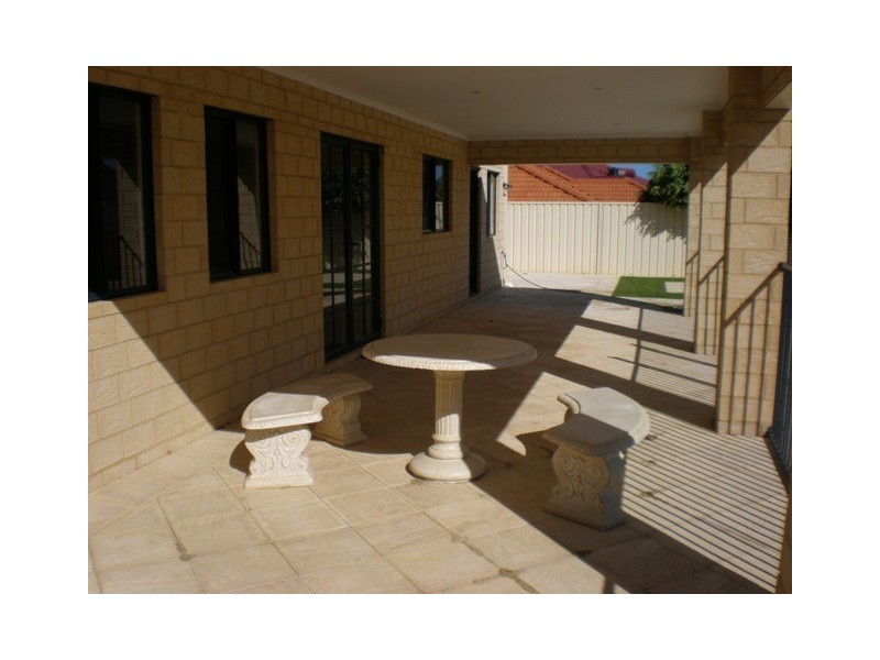 10 Gilbank Cres, Kinross WA 6028