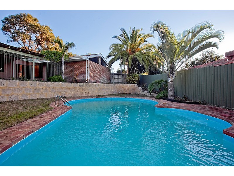 7 Tomatin Ct, Duncraig WA 6023