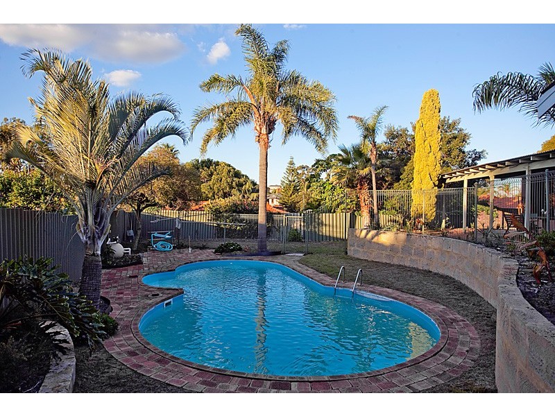 7 Tomatin Ct, Duncraig WA 6023