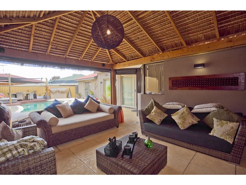 10 Spinnaker Drive, Ocean Reef WA 6027