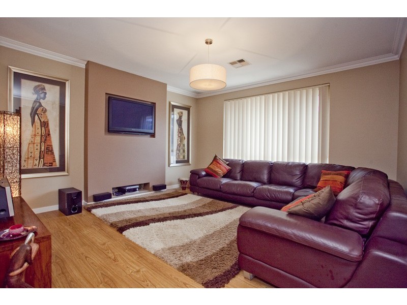 10 Spinnaker Drive, Ocean Reef WA 6027