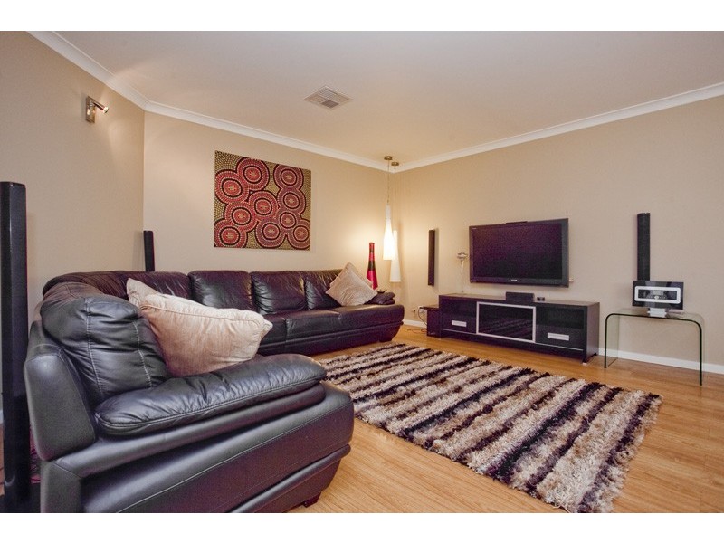 10 Spinnaker Drive, Ocean Reef WA 6027