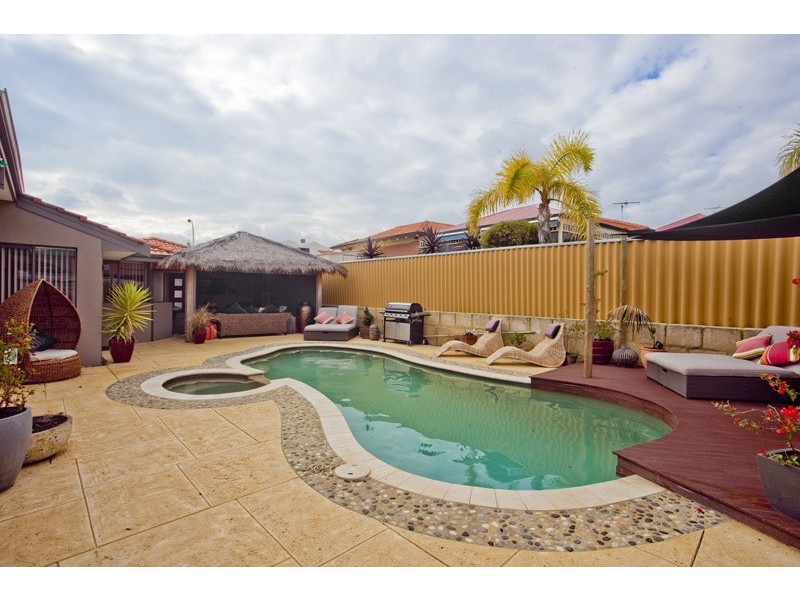 10 Spinnaker Drive, Ocean Reef WA 6027