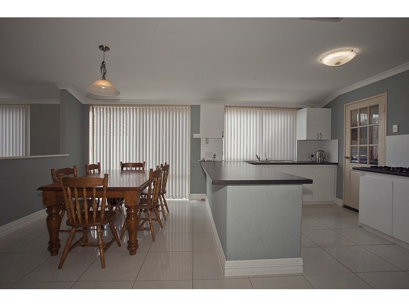 47 Mallina Circuit, Carramar WA 6031