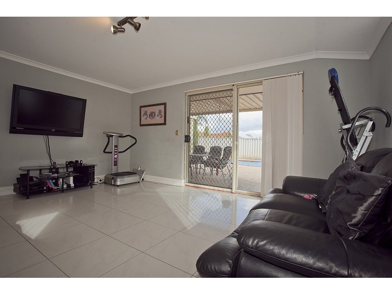 47 Mallina Circuit, Carramar WA 6031