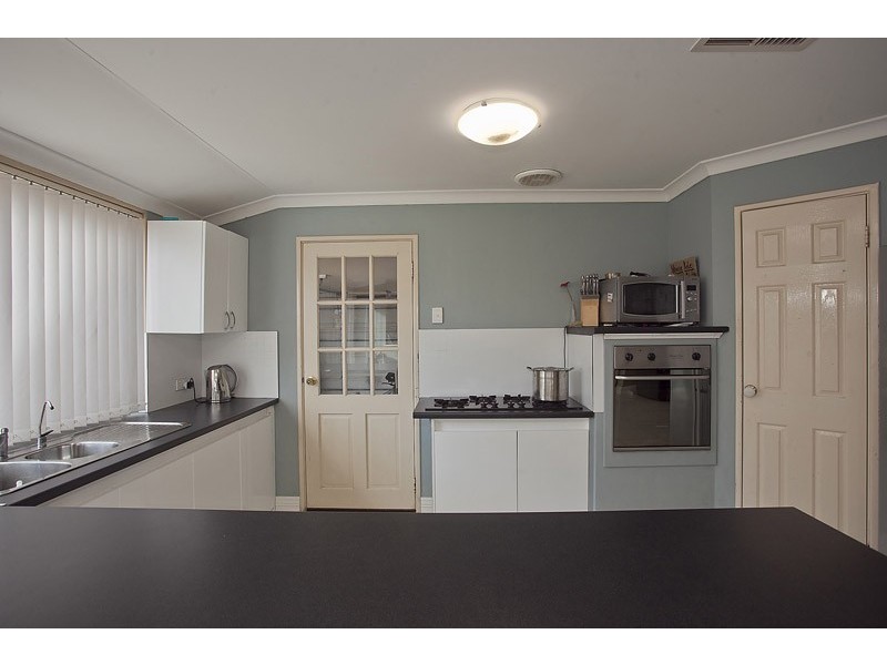 47 Mallina Circuit, Carramar WA 6031