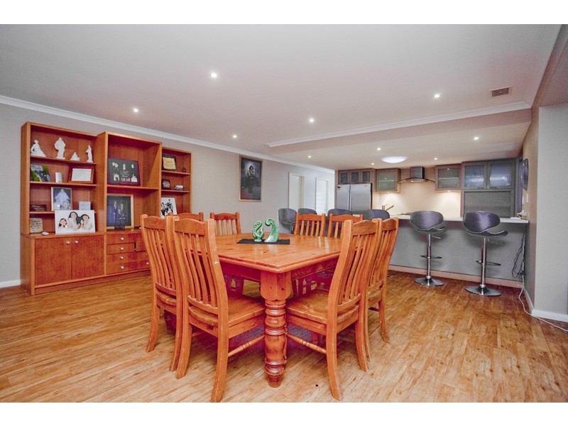 24 Enfield Turn, Carramar WA 6031