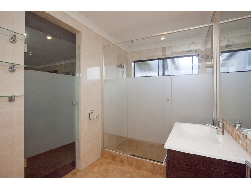24 Enfield Turn, Carramar WA 6031