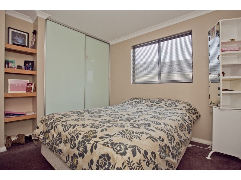 24 Enfield Turn, Carramar WA 6031