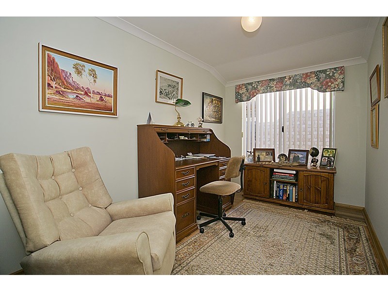 8 Whitmore Tce, Heathridge WA 6027