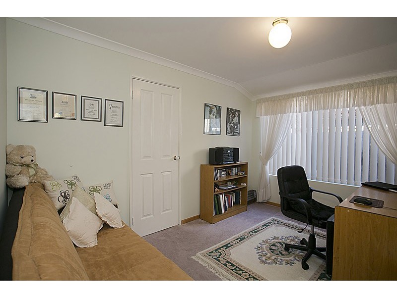 8 Whitmore Tce, Heathridge WA 6027