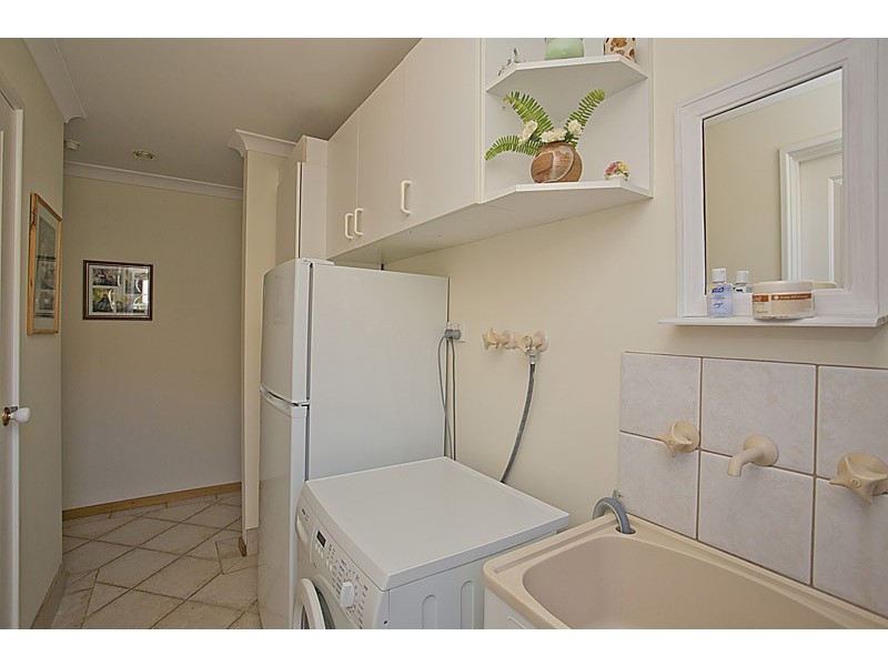 8 Whitmore Tce, Heathridge WA 6027