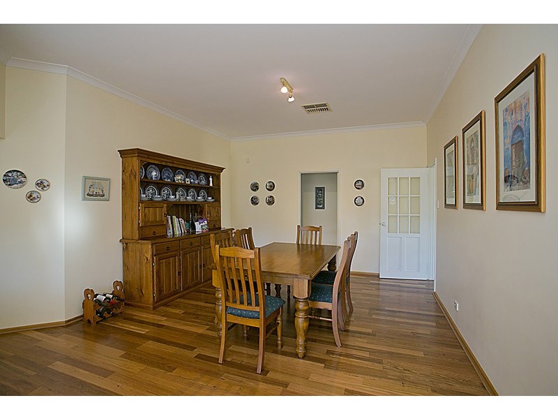 8 Whitmore Tce, Heathridge WA 6027