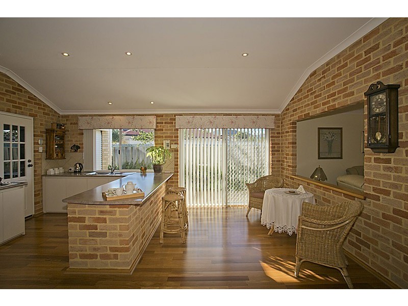 8 Whitmore Tce, Heathridge WA 6027