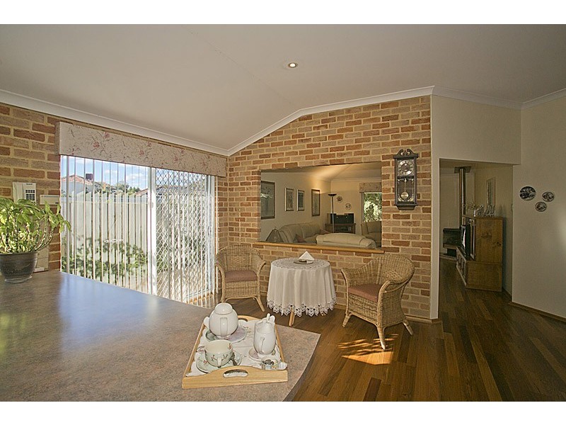 8 Whitmore Tce, Heathridge WA 6027