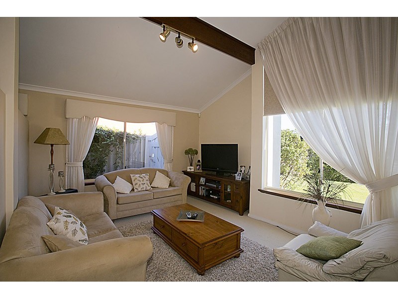 40 Bainbridge Mews, Currambine WA 6028